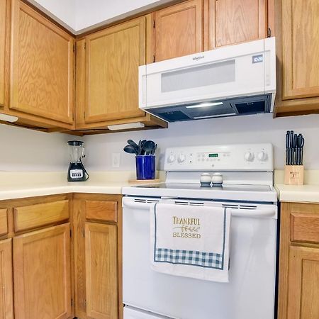 Sunny Condo - Private Ocean Isle Beach Access! Екстериор снимка